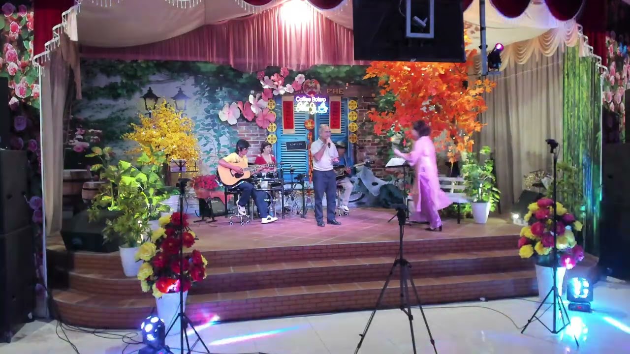 Chuyến tàu hoàng hôn  - Sáng tác: Minh Kỳ & Hoài Linh  - Trình bày: Nguyễn Hở