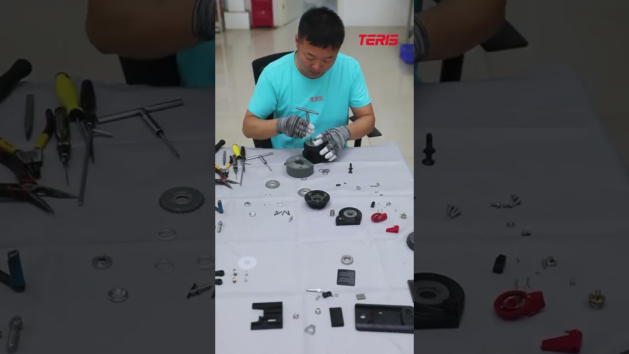 See how Teris assembles hundreds of parts into a professional fluid head.