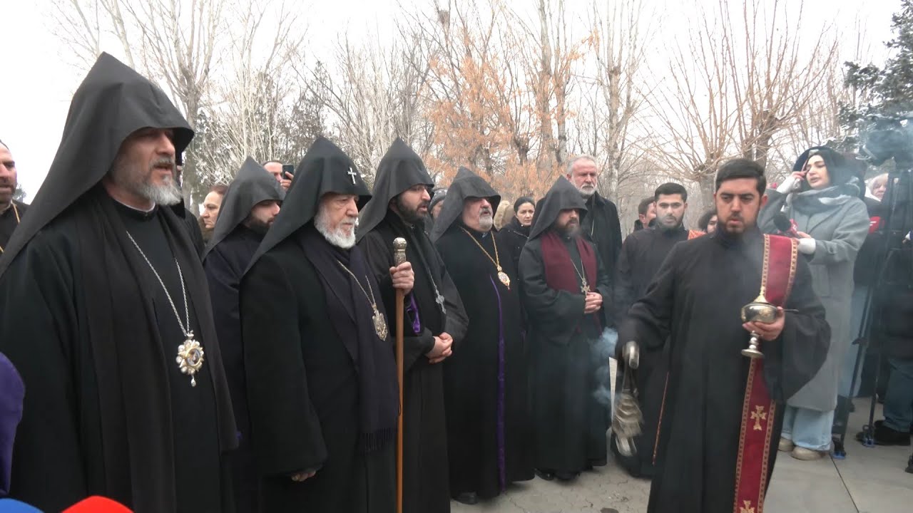 Գարեգին Բ Ամենայն հայոց հայրապետի այցը «Եռաբլուր» զինվորական պանթեոն