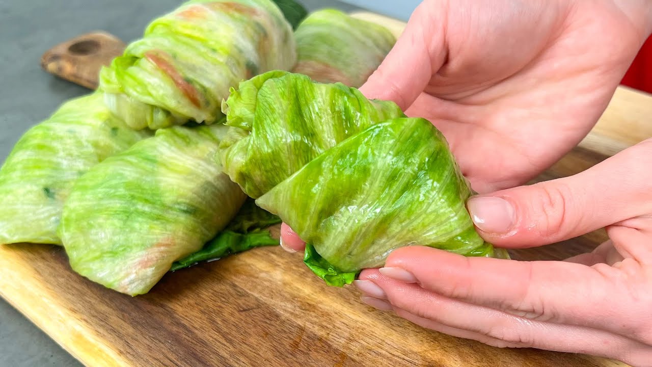 Mit H&uuml;hnchen gef&uuml;llte Kohlbl&auml;tter sind eine weitere Option f&uuml;r ein k&ouml;stliches und gesundes Gericht!