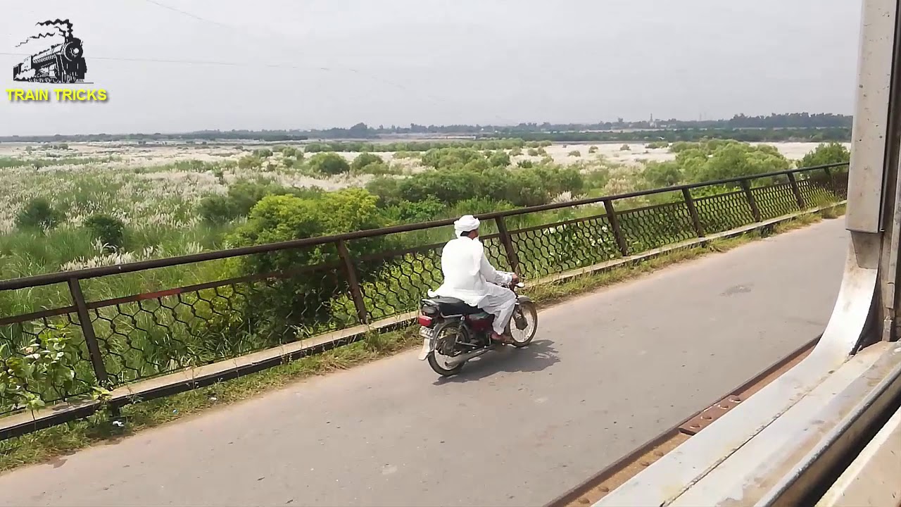 Fastest Train Tezgam 8dn crossing River Jhelum bridge beautiful view Pakistan Railways
