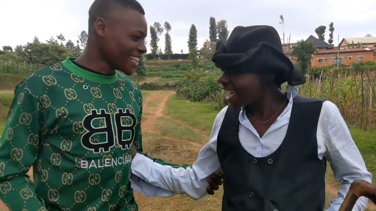 Abakobwa banyakagezi bariye amafaranga ya Murungi 