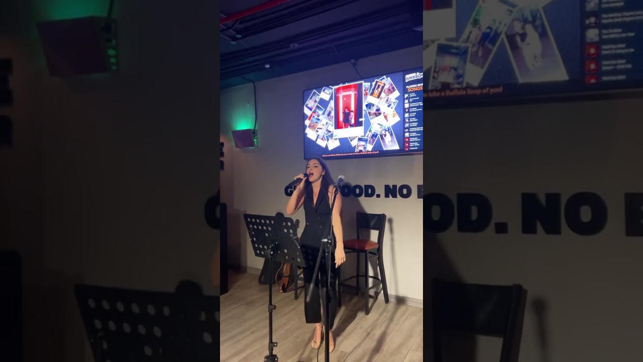 Laura #Cre8tiventertainmentArtist #livemusic #StagePerformer