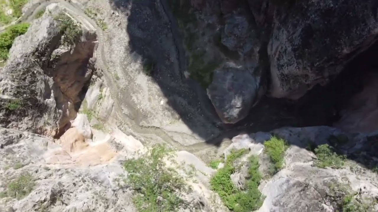 Köprübaşı köyü şelasi kanyonu DJ drone ile kuş bakışı kargı Çorum baraj hemen yangında