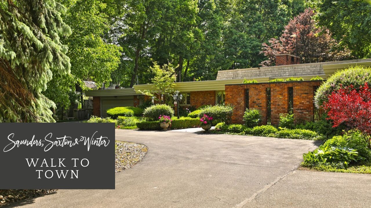 306 LAKESHORE ROAD WEST, OAKVILLE $2,899,000 - Listed By Saunders, Saxton & Winter