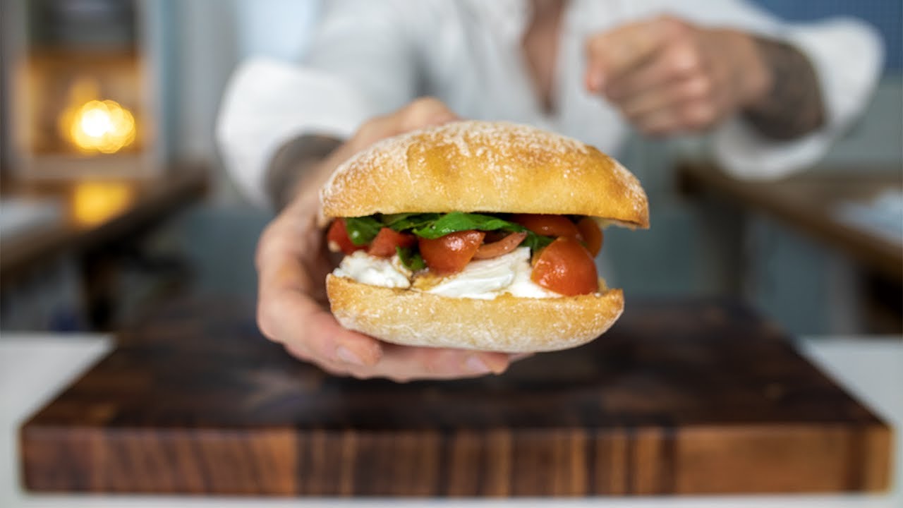 This DELICIOUS Ciabatta Caprese takes JUST  5 minutes