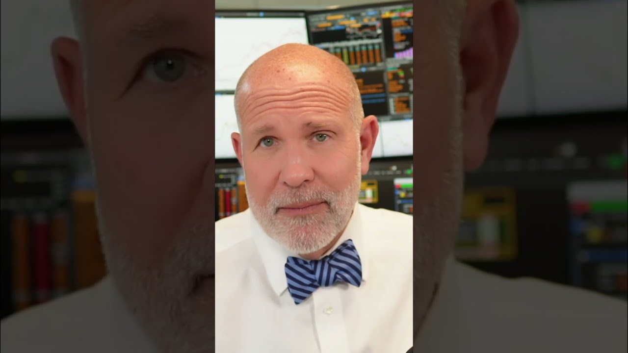 Dollar Dives, Gold Soars  Fed Rate Hike Bets Fall!
