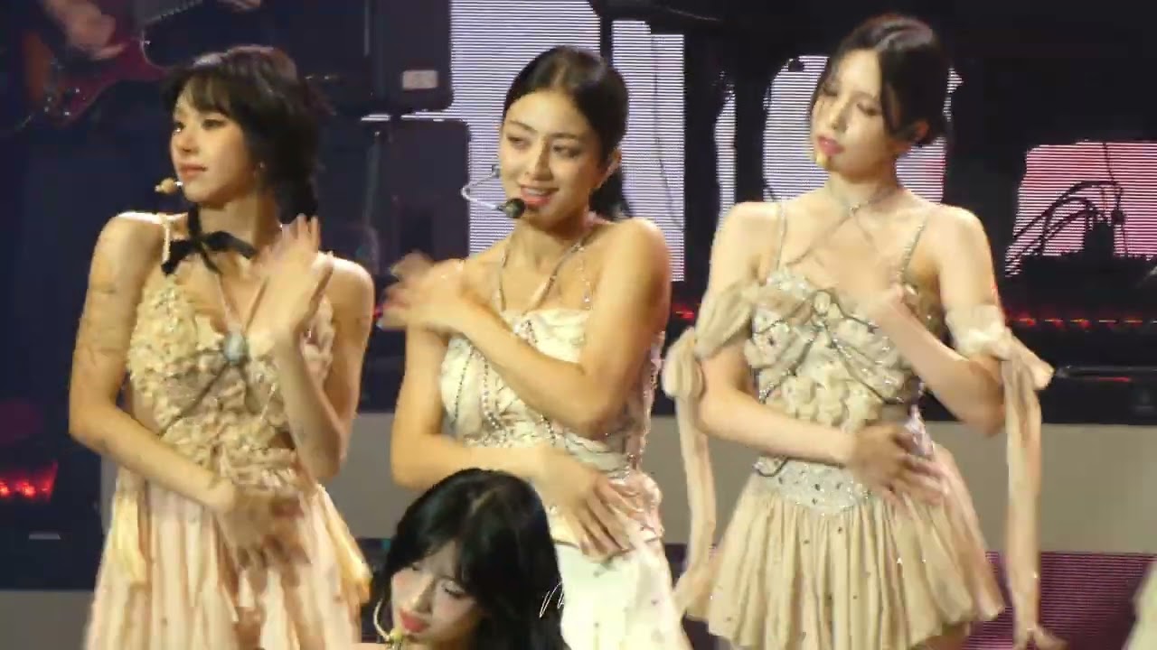 [4K Fancam] Feel Special //  트와이스 (@TWICE)  in Berlin (14.09.2023)