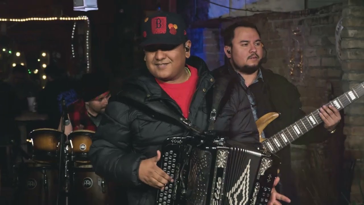 ¿Qué Pasó? - Los De La NG (Video Live)