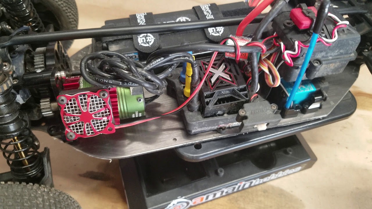Traxxas Slash 4x4 Track Setup w Modified XO1 Chassis