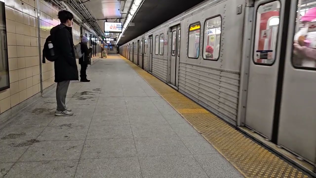 Christie Station arrivals and departures 