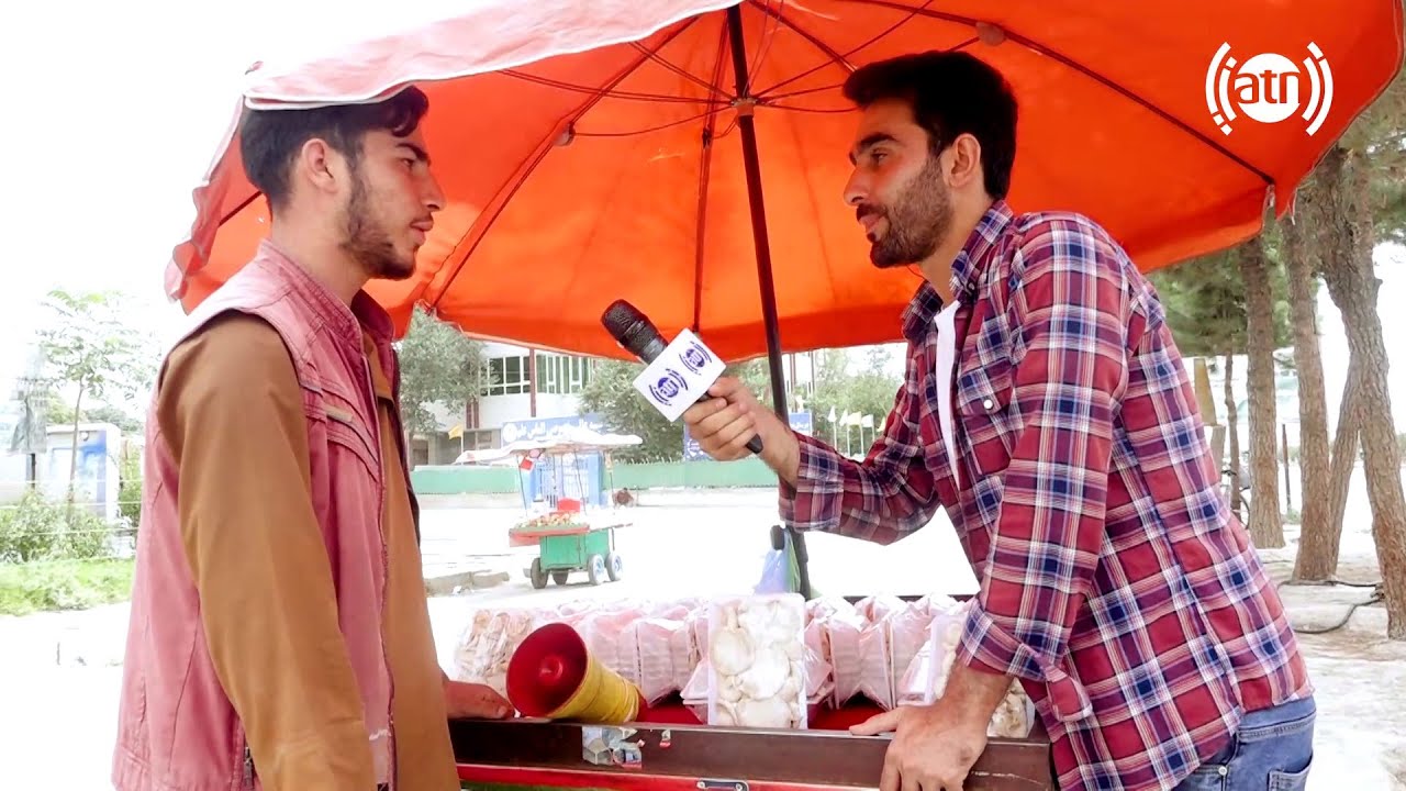 The seller of mushroom in Labe Jar square, Kabul / فروشنده سمارق فارمی در چهارراهی لب جر