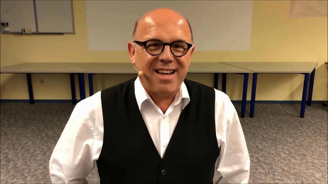 &raquo;J&uuml;rgen Kirner l&auml;dt t&auml;glich zum Mitsingen ein&laquo; in der Sch&ouml;nheitsk&ouml;nigin auf der Oidn Wiesn