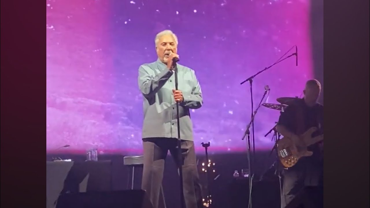 Tom Jones One Hell of A Life 💫 ⭐️ Mohegan Sun Arena 2024