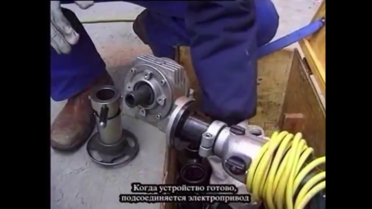 The technology of tapping into a pipe of a water pipe under pressure.