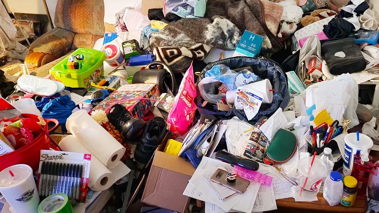 Surprise cleaning an elderly woman's house for FREE!【Household Cleaning】