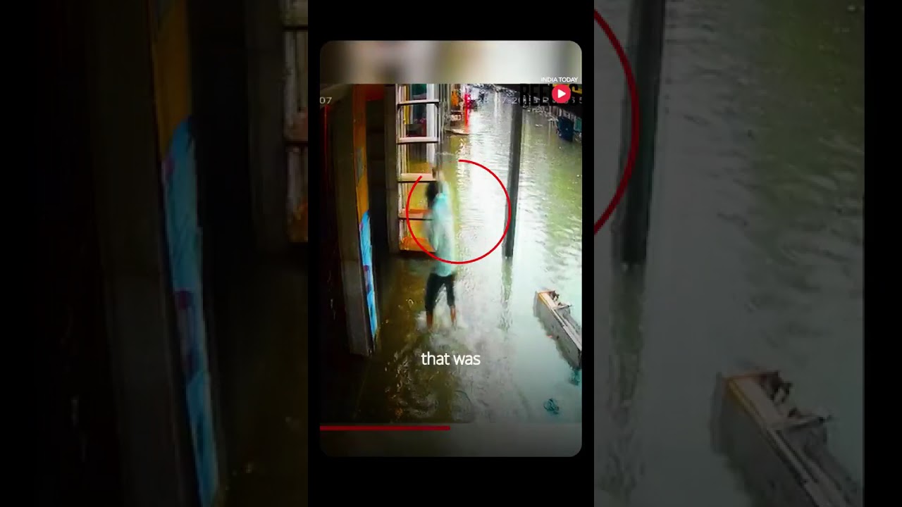 Шокирующее видео с камер наблюдения: молодой человек погиб от удара током в дождевой воде #Раджас...