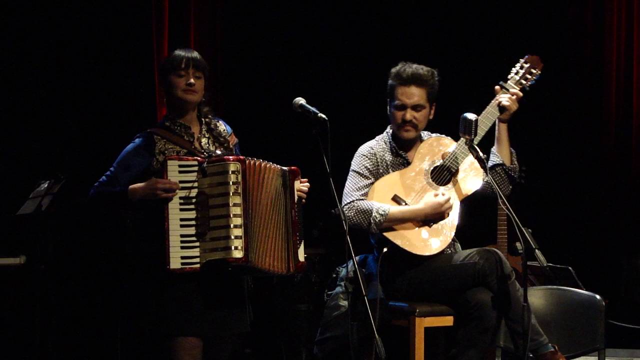 Demian Rodríguez & Pascuala Ilabaca - Ojos de miel