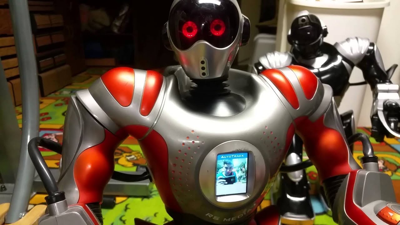 Rs media vs. Robosapien v2 pt 1 dance, identifying