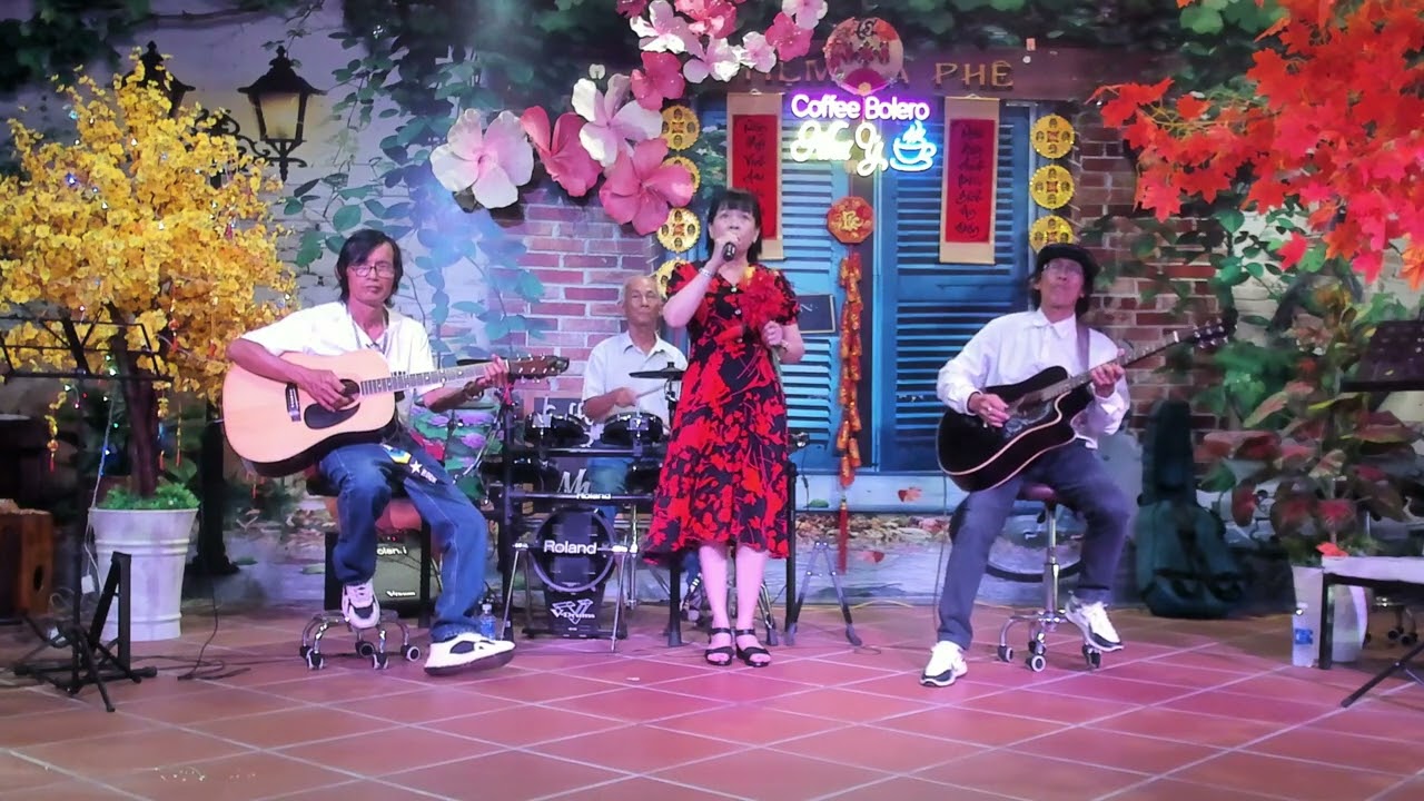 Chiều qua phố cũ  - Sáng tác: Thanh Sơn  - Trình bày : Phụng Lê