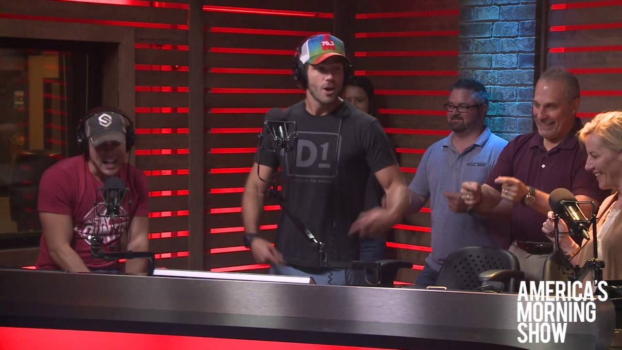 Dustin Lynch | Fake-A-Song Friday (Again!)