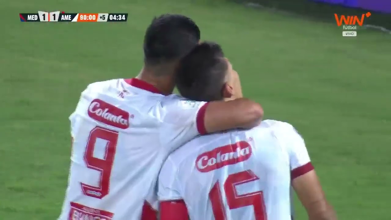 Rafael Carrascal aprovecho el error de Washington Aguerre ymarc&oacute; el empate de Am&eacute;rica ante Medell&iacute;n