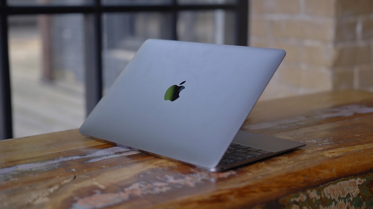 Обзор MacBook (2017). Как выжить с одним Type-C?