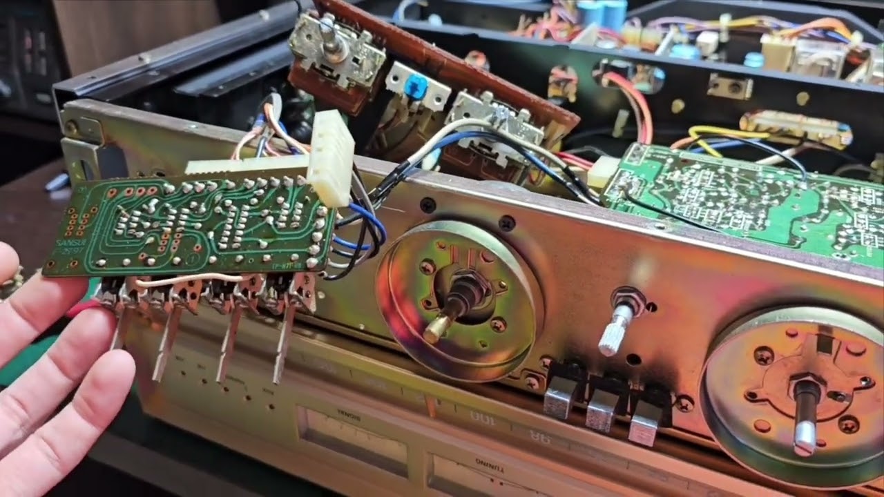 Untitled 166 - Sansui G-8000