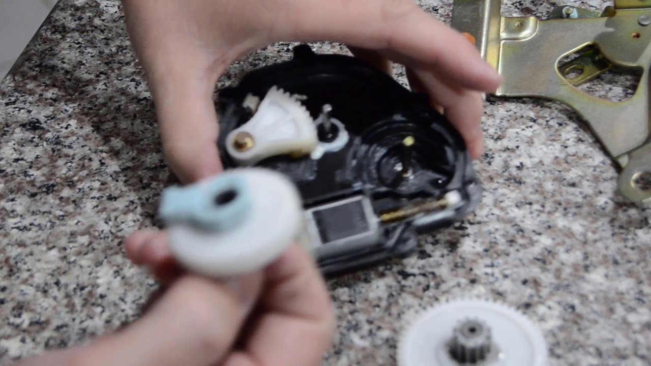 TRB DYI - Integra Broken Rear Hatch Actuator Disassembly & Repair