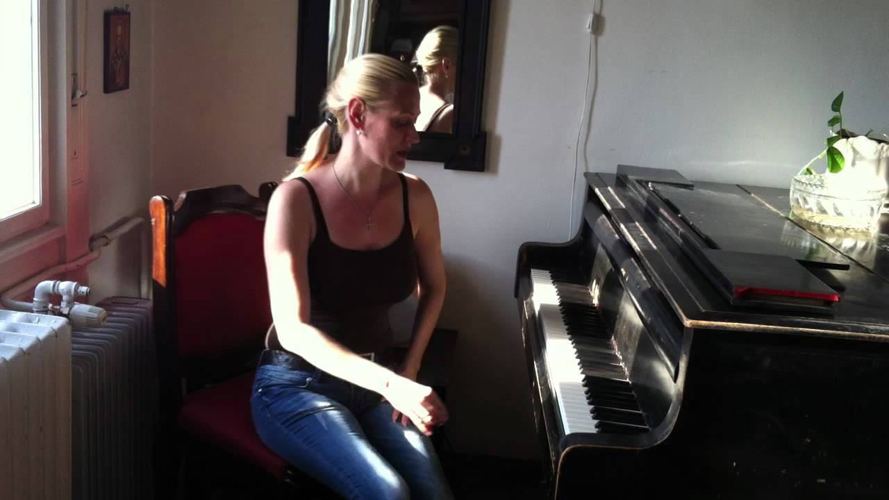 # 8 vocaliza pe interval de octava