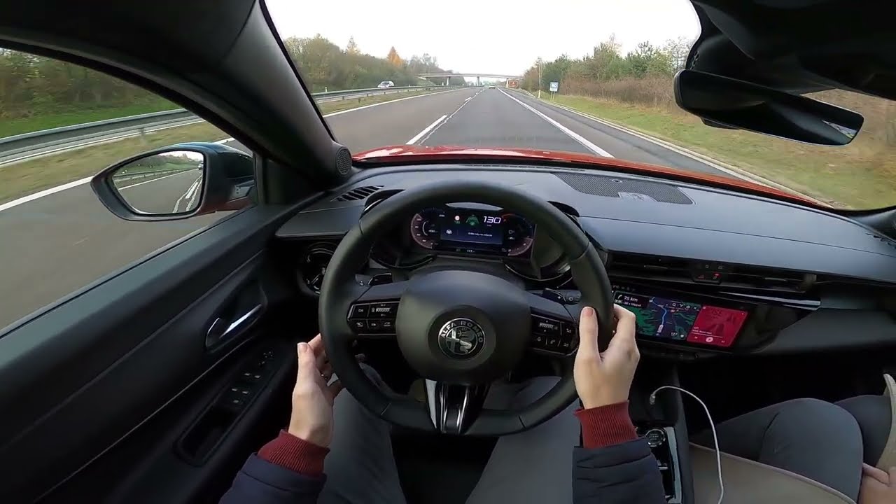 2025 Alfa Romeo Junior Ibrida 1.2 136 HP - POV testovacia jazda z Auto Becchi