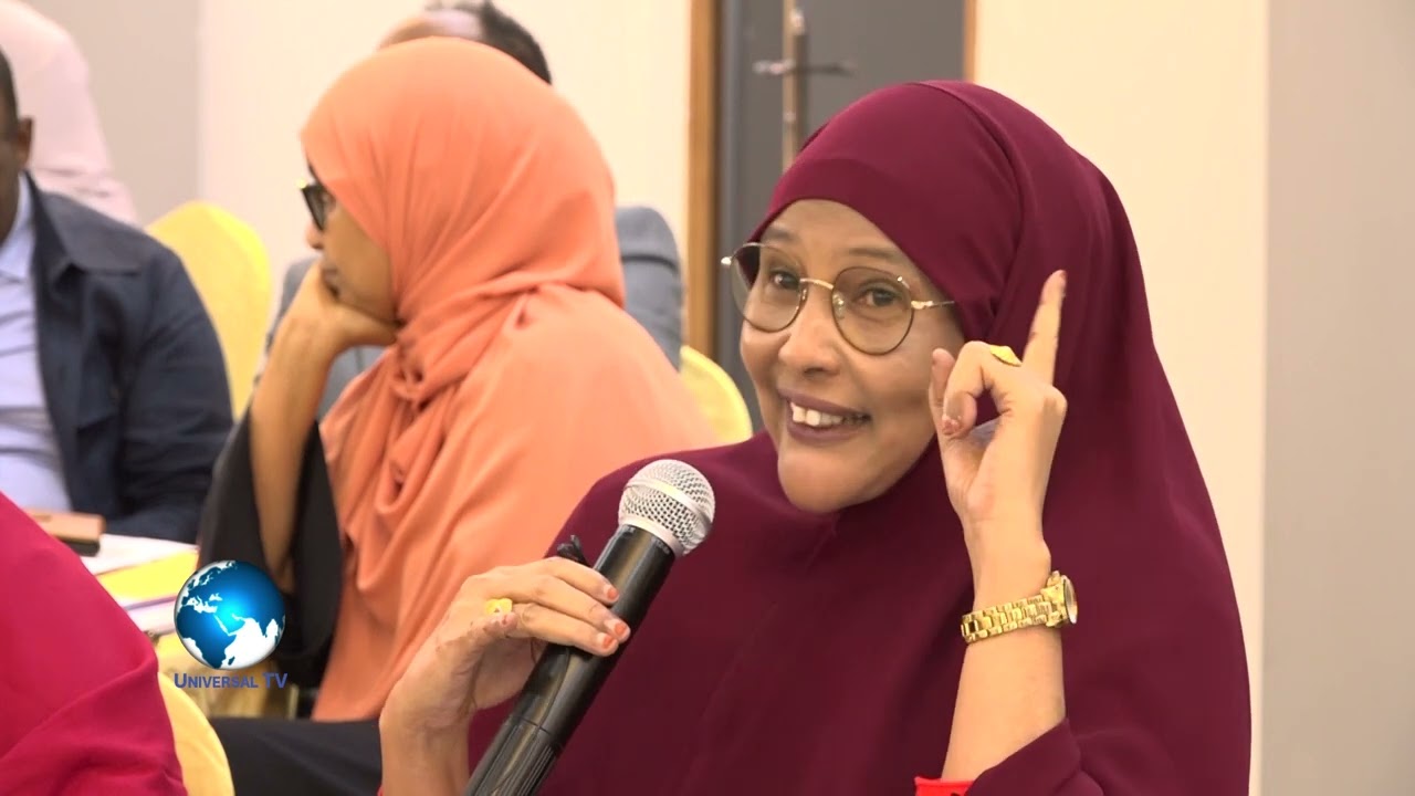 Maxaa kala qabsaday Guddoomiyihii hore ee Baarlamaanka  Jawaari iyo Senator Samsam Ibraahim.