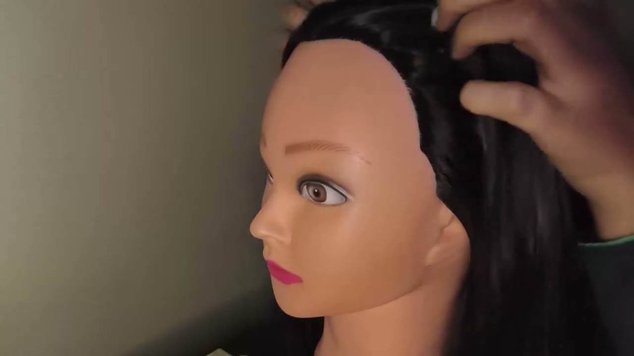 Magyar ASMR - Hajbirizga, smink a hátsó padból töri órán