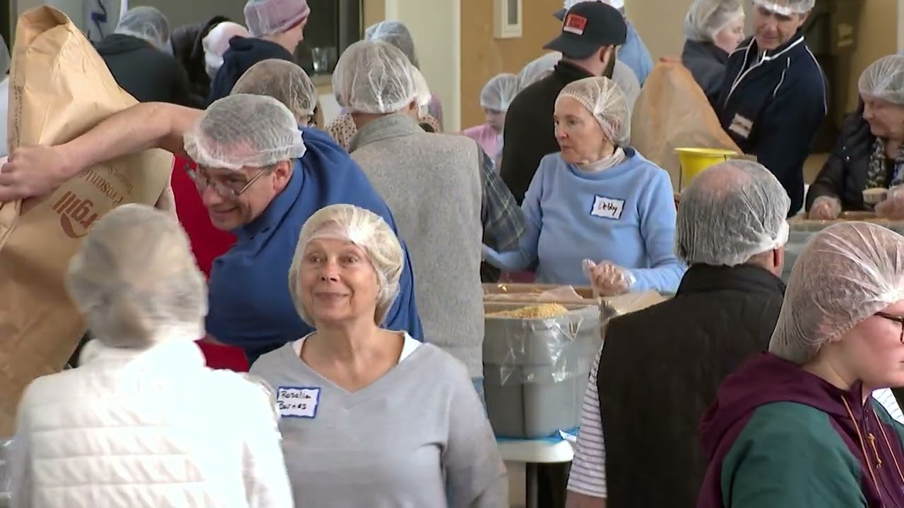 Greenwich community bands together to pack up 36,000 meals to send to Ukrainian refugees in Poland
