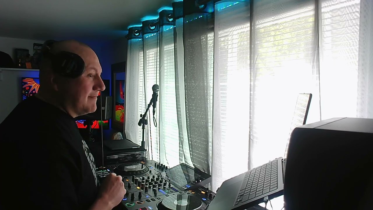 Saturday Sessions - Live DJ Mix | House Music Vibes April 12 2025