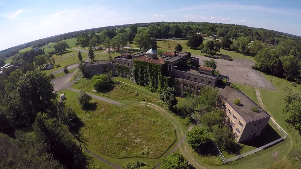 Abandoned Mental Facility - Breathtaking Views, Outstanding Architecture! (Molly Stark)