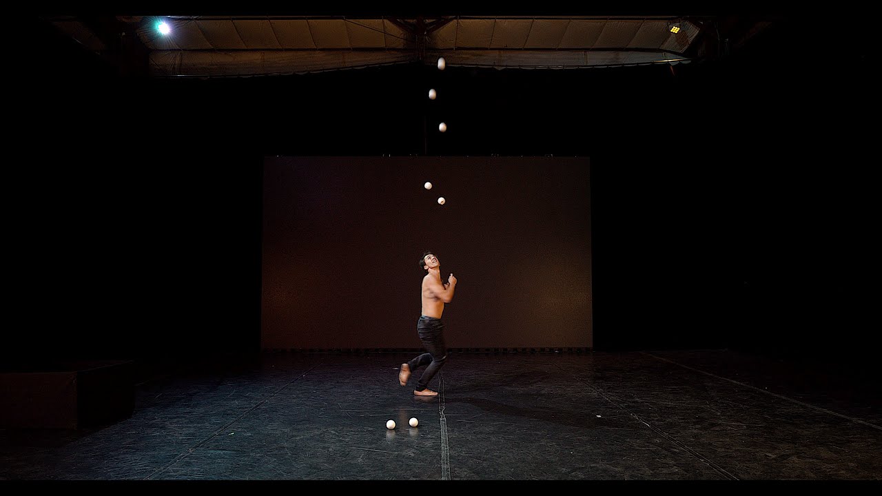 Vladik Miagkostoupov - Distance Act