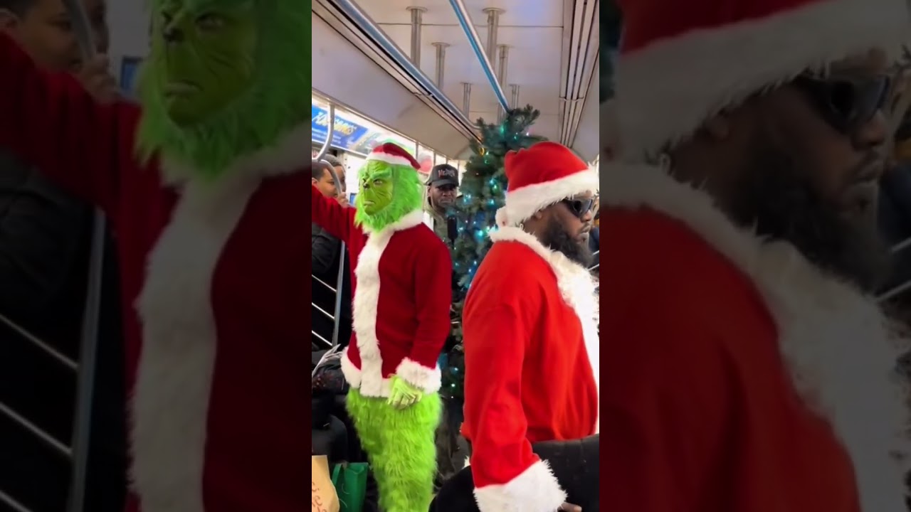 New York Subway Christmas Edition 🎄#shorts #nyc #newyork