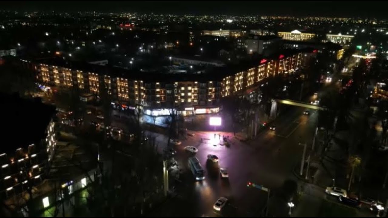 Фасады и крыши обновили в центре Тараза