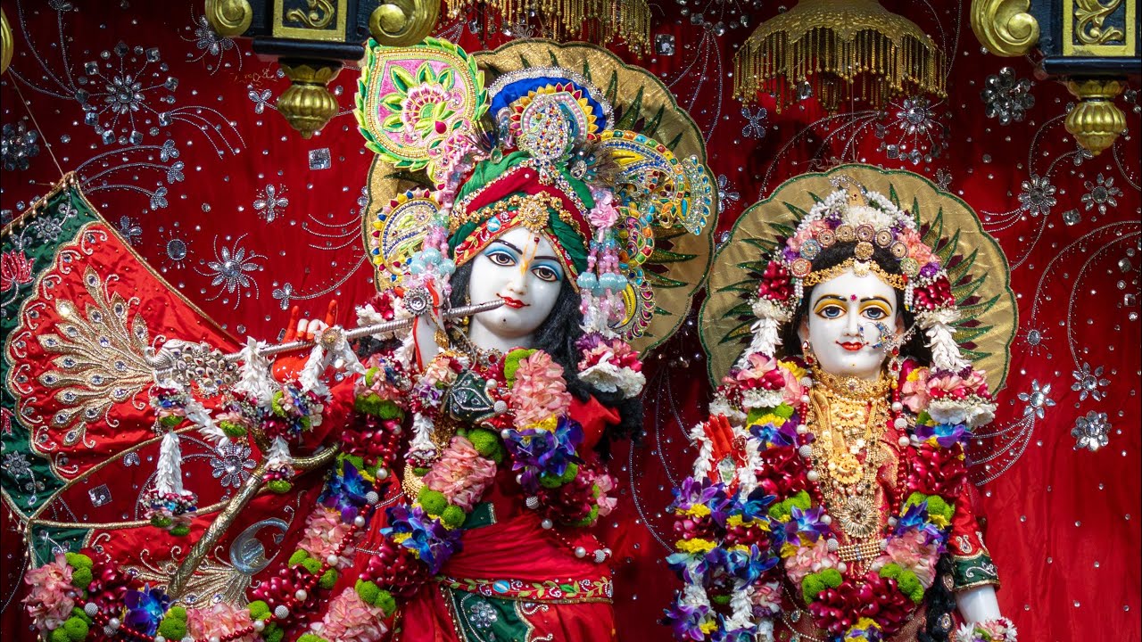 Beautiful ♥️❤️red dressing in krishan radhe bhagvana bolo radhe radhe #radhekrishna 