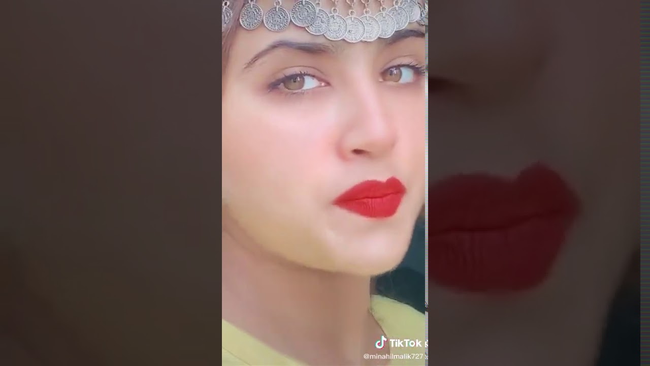 Manahil Malik bast tik tok