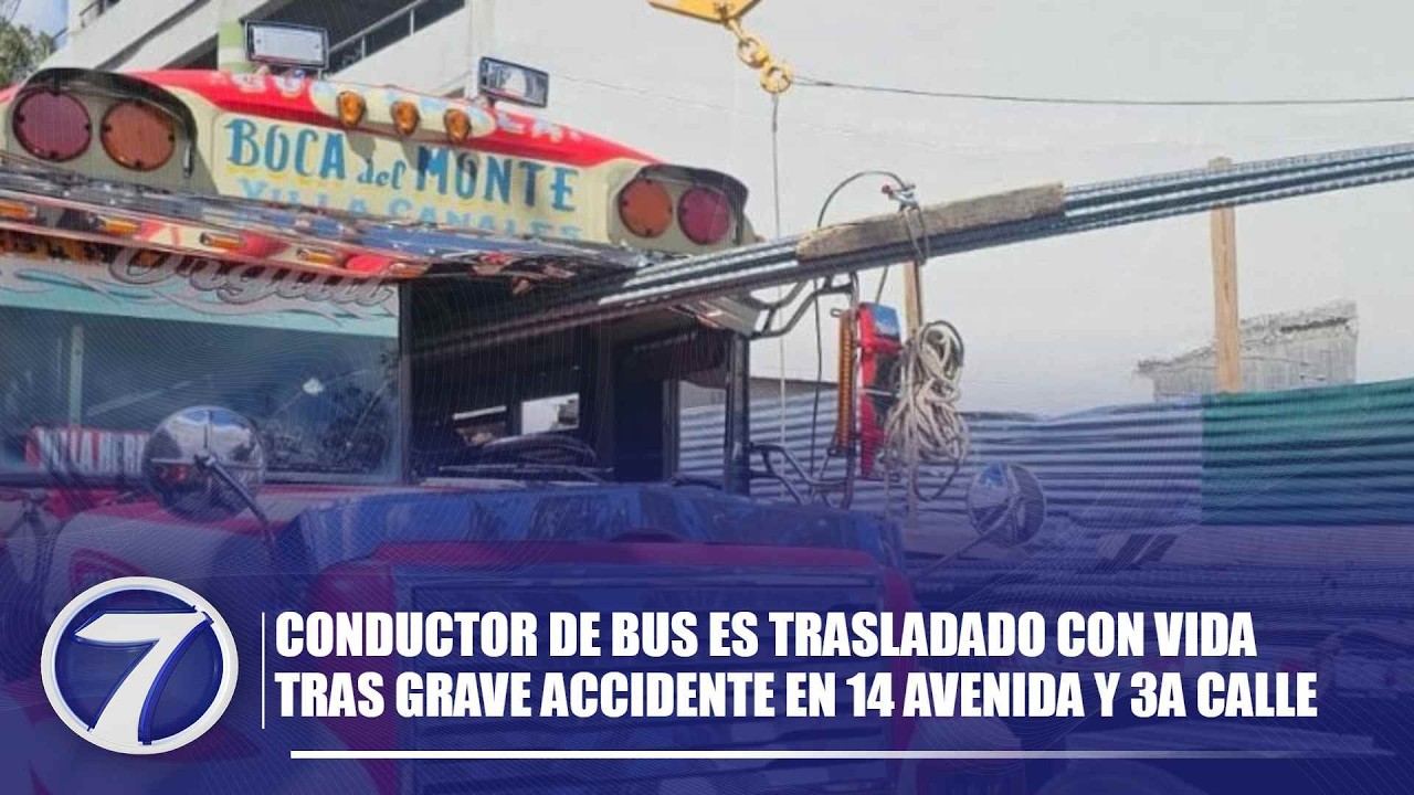 Conductor de bus es trasladado con vida tras grave accidente en 14 avenida y 3a calle