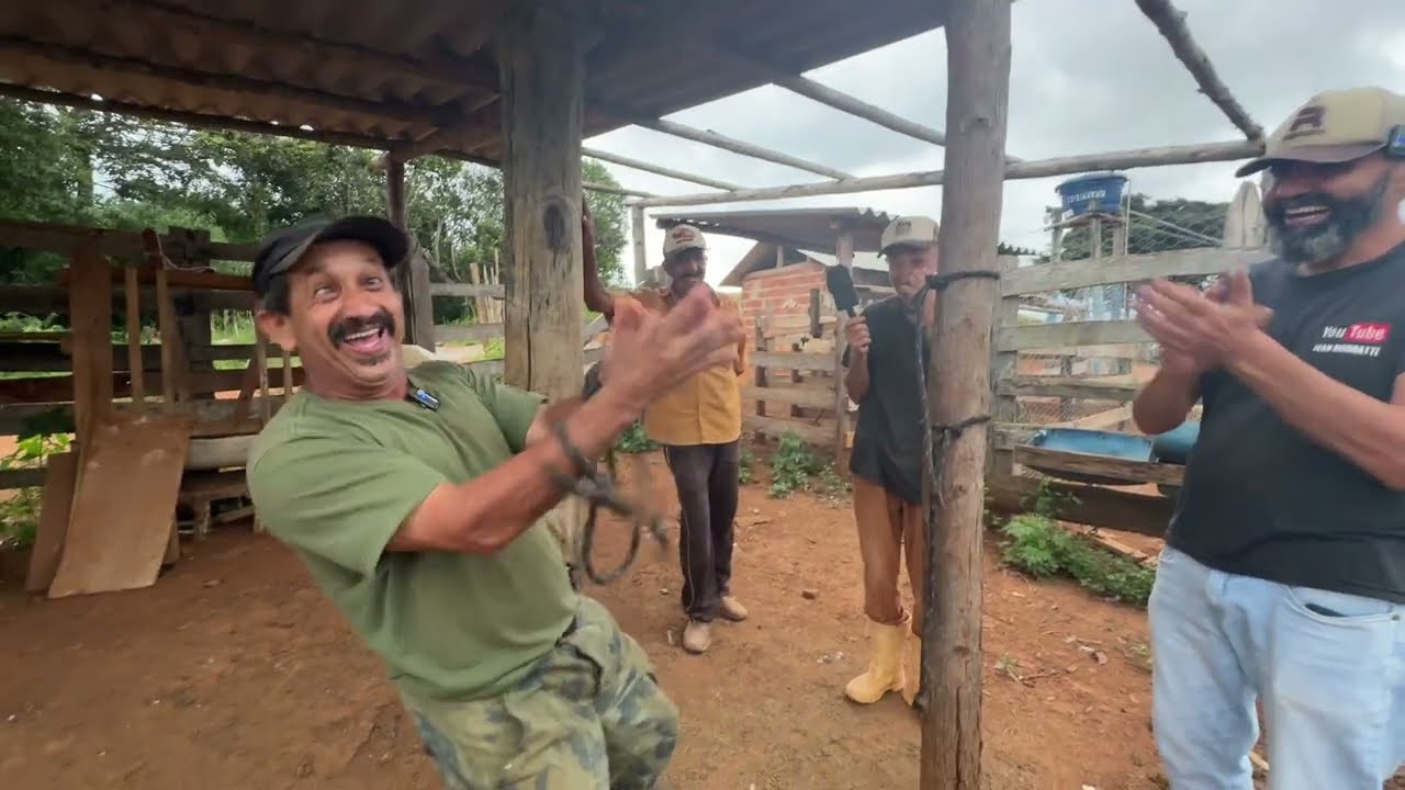 TÍ CLÓVIS, ZEZÉ E O DECO AMARRADOS