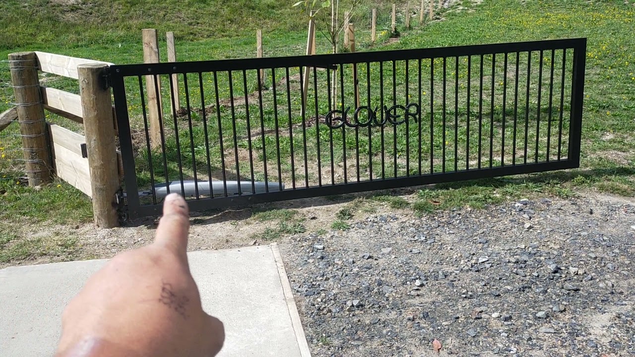 Rising hinge on single swing gate explained.