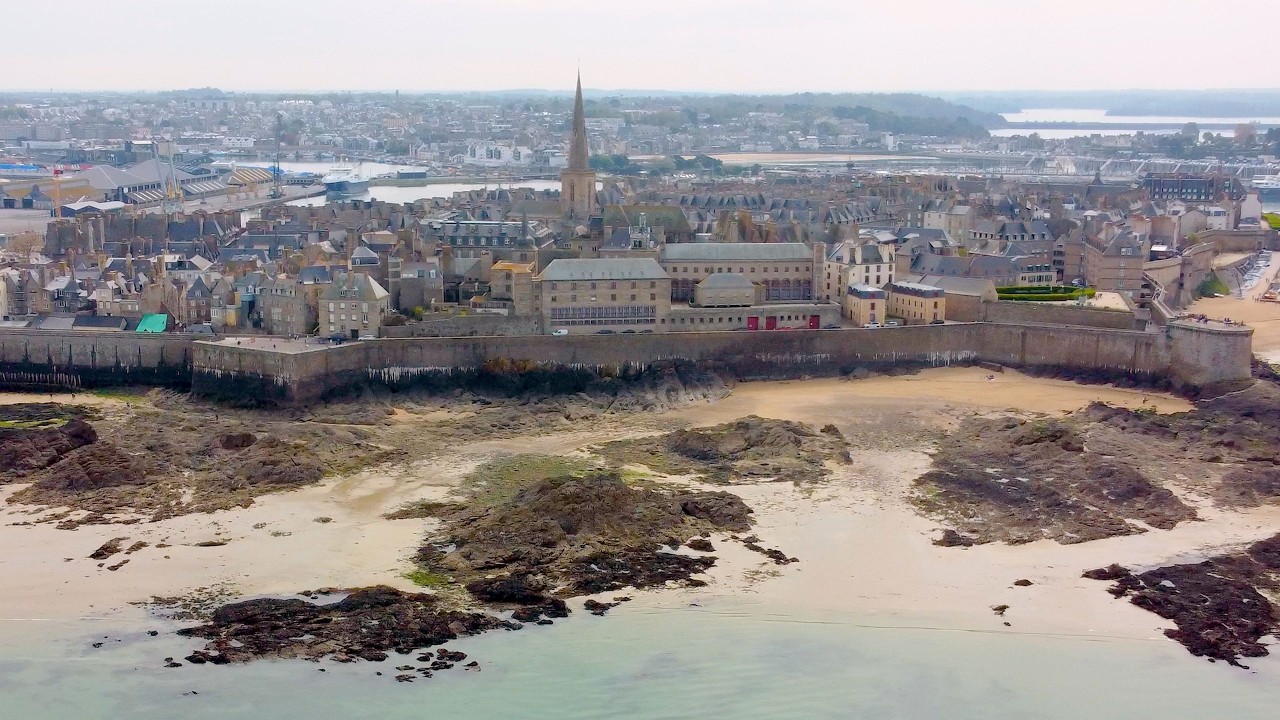SAINT-MALO ( BRETAGNE )