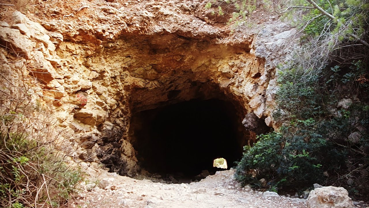TUNEL CALA BLANCA (RUTA EN IBIZA )