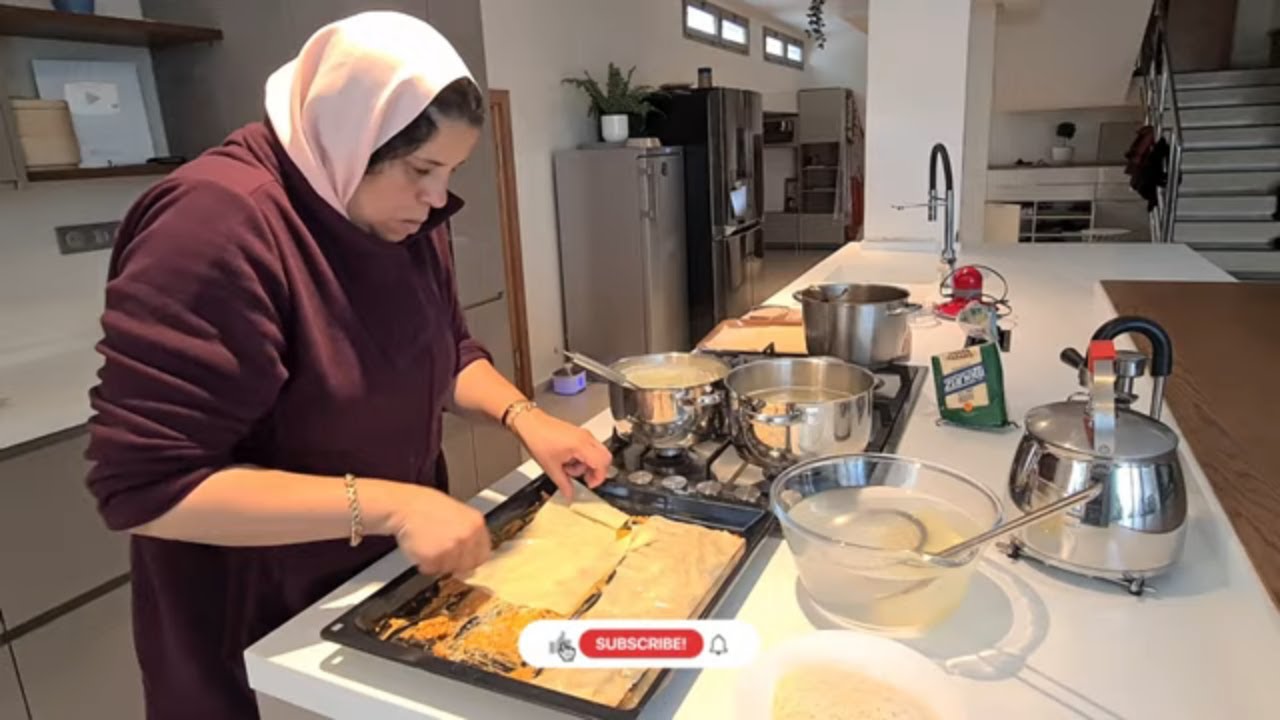 4K 🍅🇮🇹🥕 نشارك معاكم طريقة لزانيا الإيطاليا بتفاصيل وفرحنا يسرى ونورة بضواو فبيتها