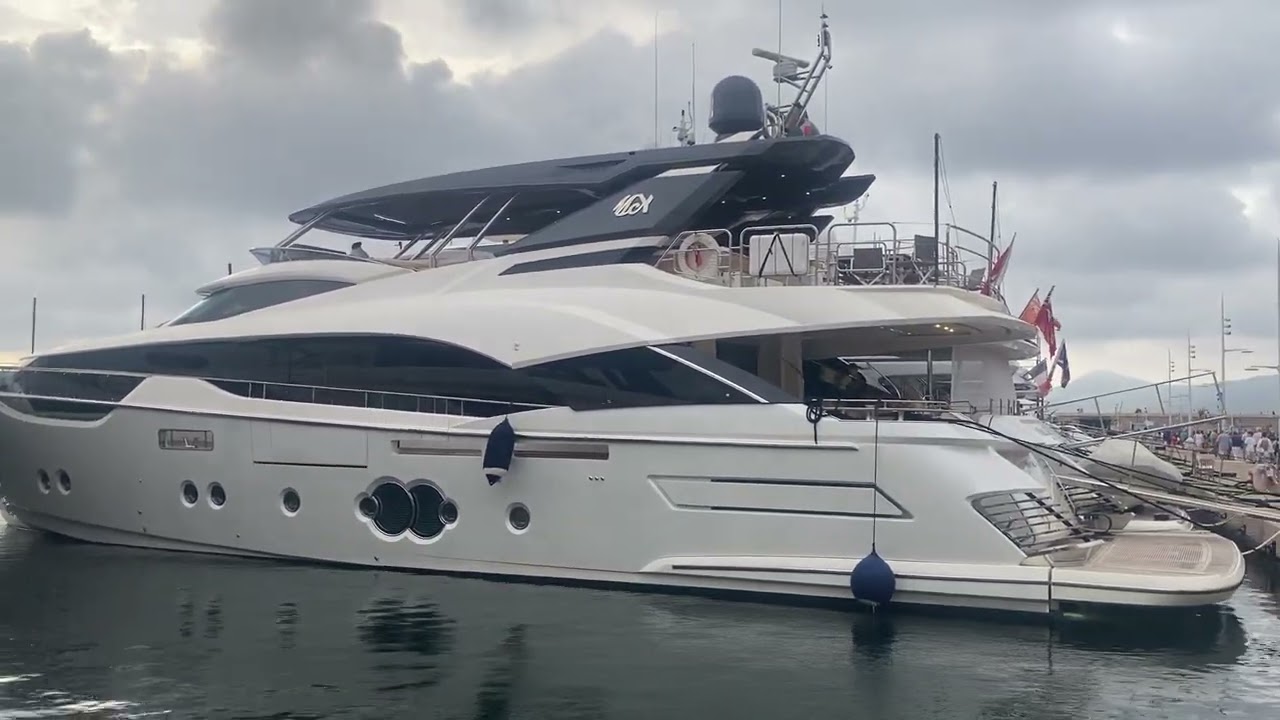 Another walk around the port in Saint-Tropez. Mega yachts. 