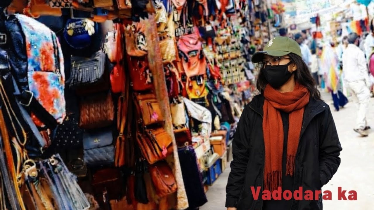 I Visit vadodara ka famous  mangal Bazar  