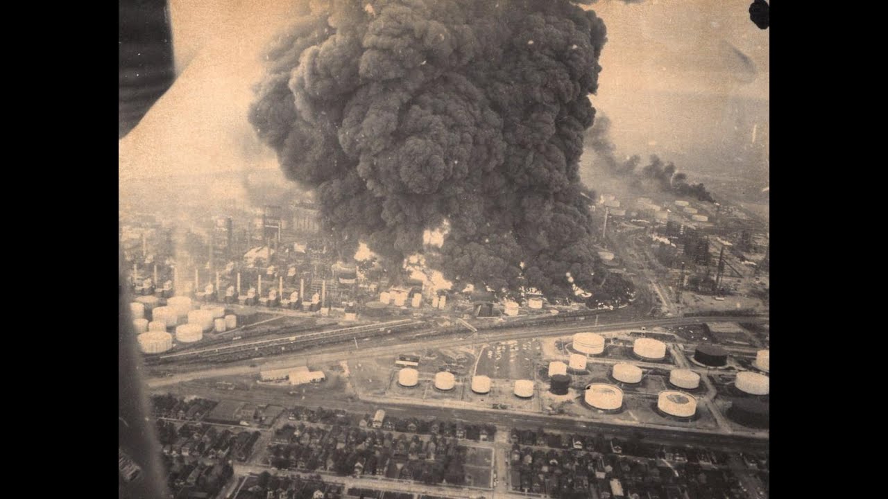 One Minute After Sunrise: The Story Of The 1955 Whiting, Indiana Standard Oil (Amoco) Refinery Fire